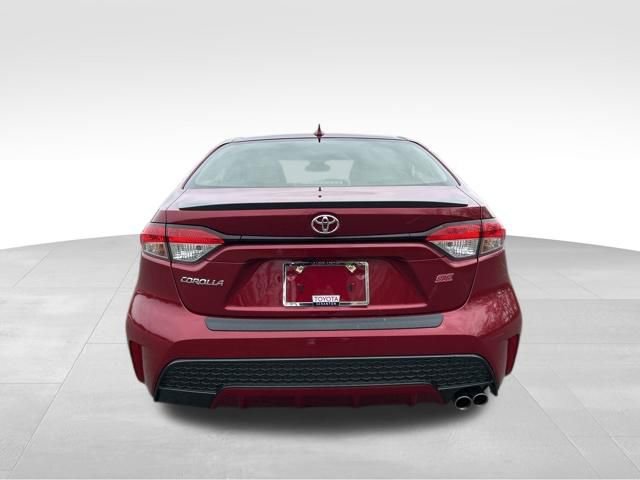 Used 2022 Toyota Corolla SE w/ SE Premium Package FWD image 5