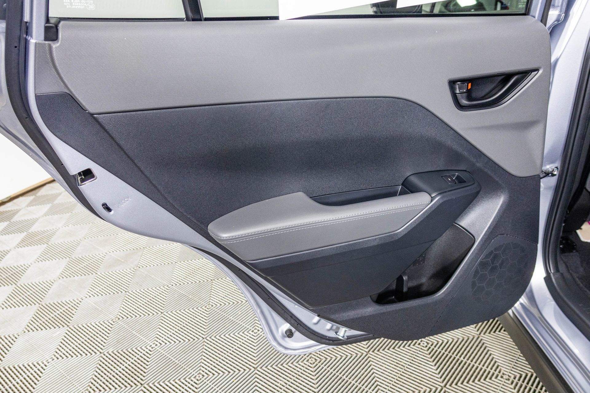 Used 2025 Subaru Crosstrek 2.0i Premium image 27