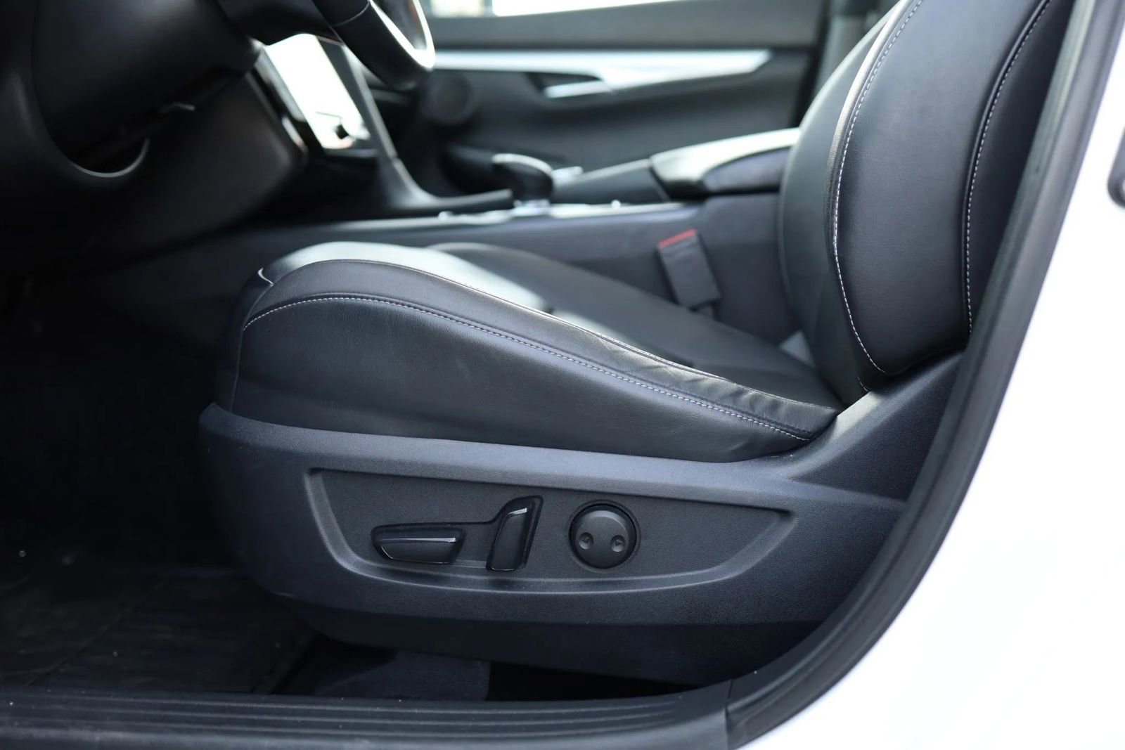 Used 2021 INFINITI QX50 Luxe AWD/4WD image 11