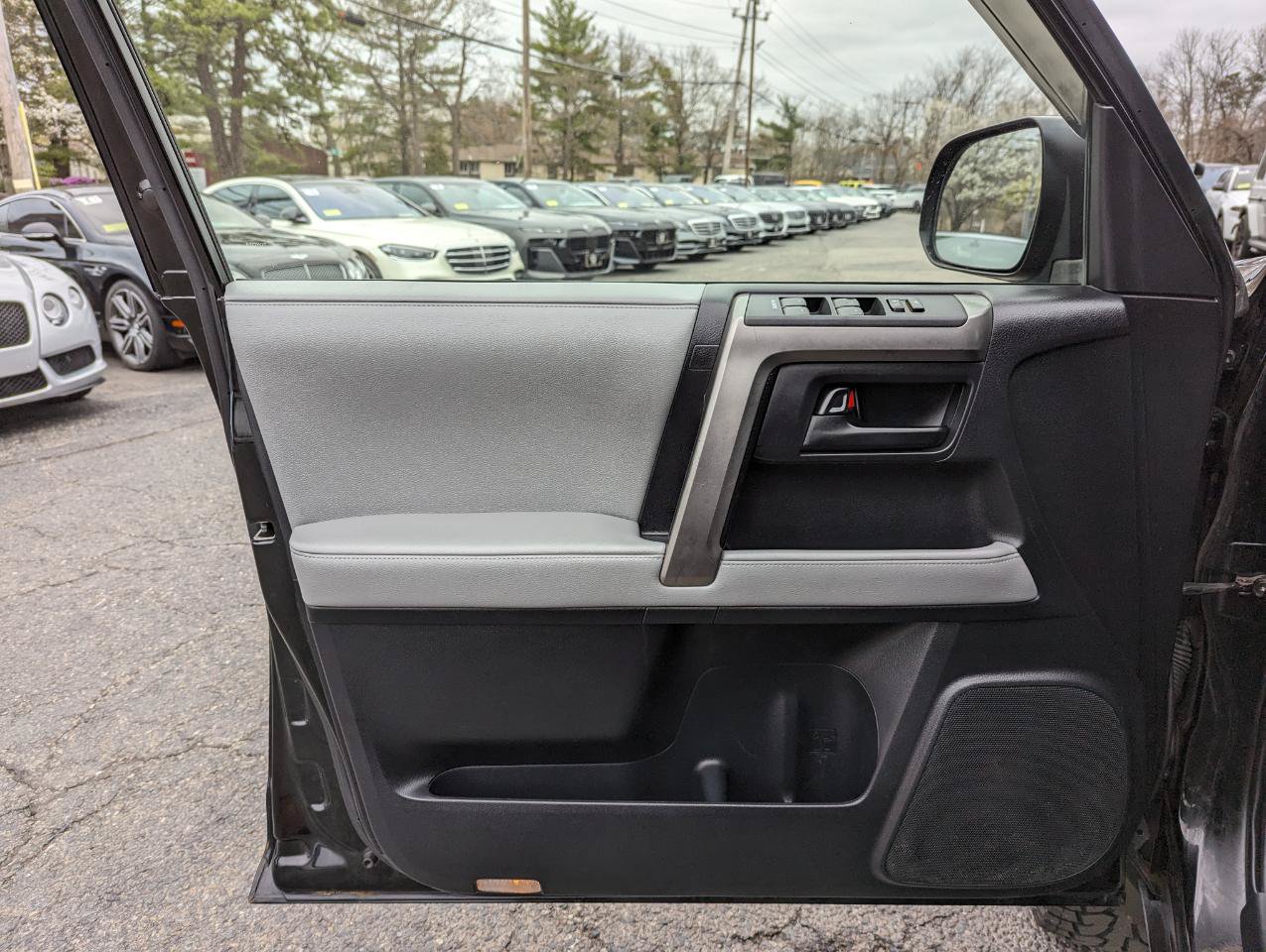 Used 2012 Toyota 4Runner Trail AWD/4WD image 11