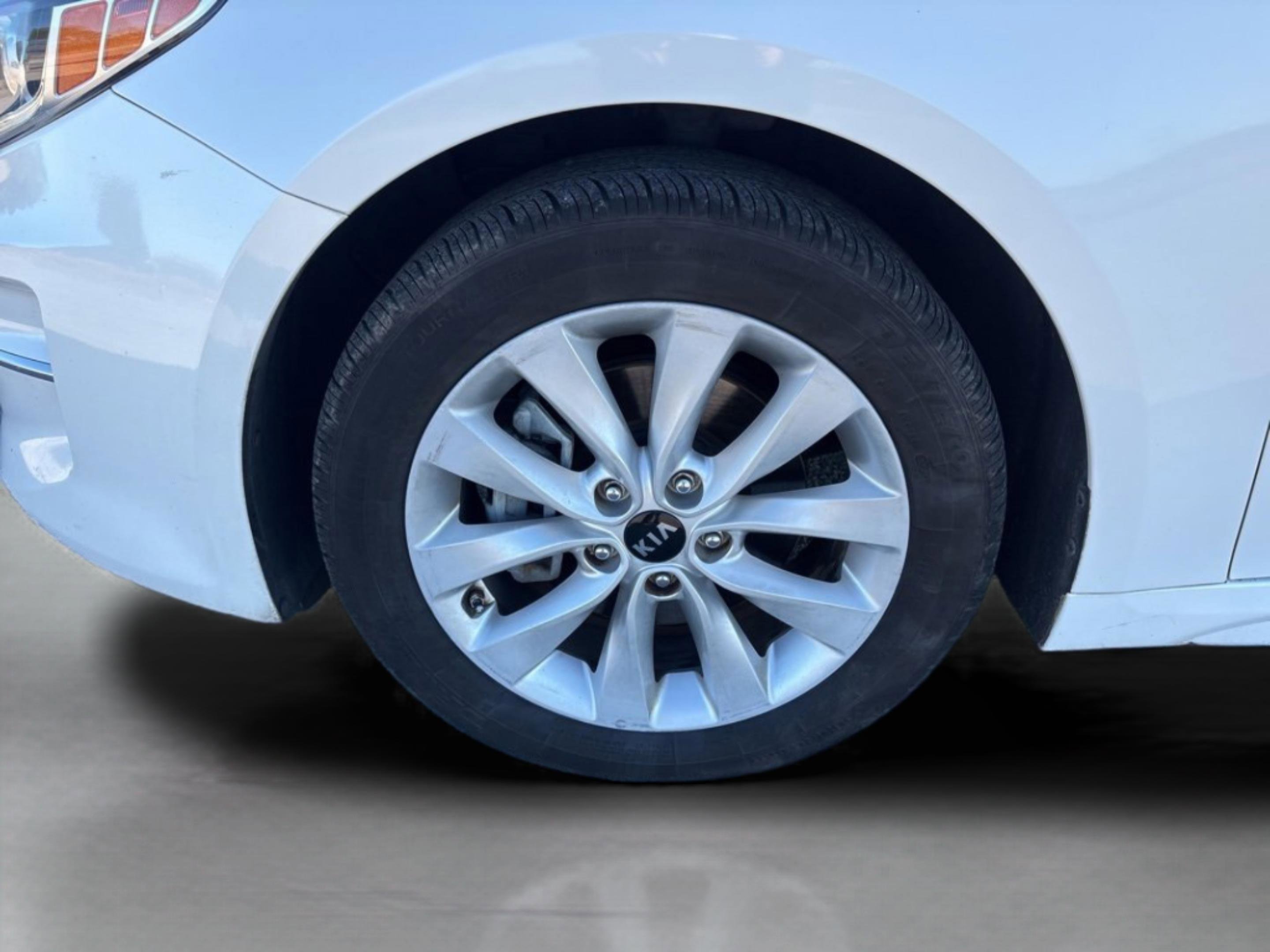 Used 2016 Kia Optima LX image 38