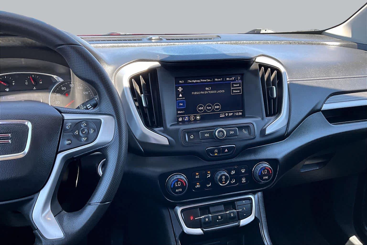 Used 2022 GMC Terrain SLE w/ Driver Convenience Package FWD image 7