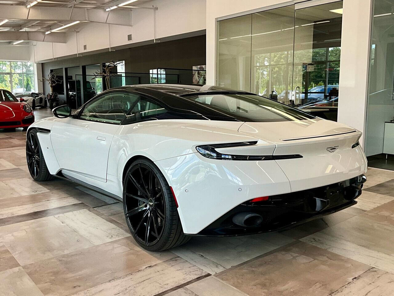 Used 2018 Aston Martin DB11 V12 image 13