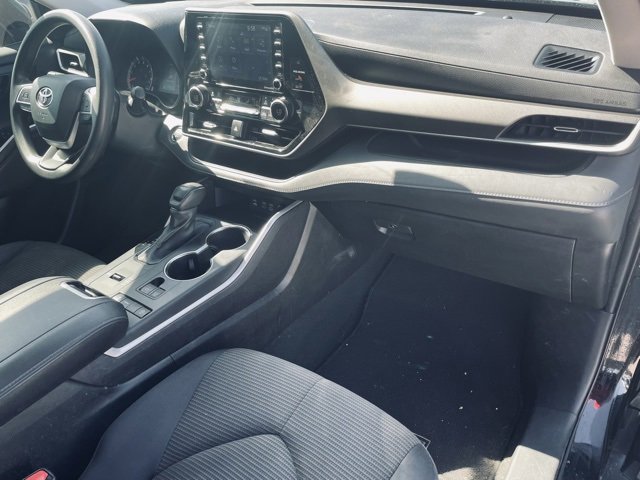 Used 2022 Toyota Highlander L image 29