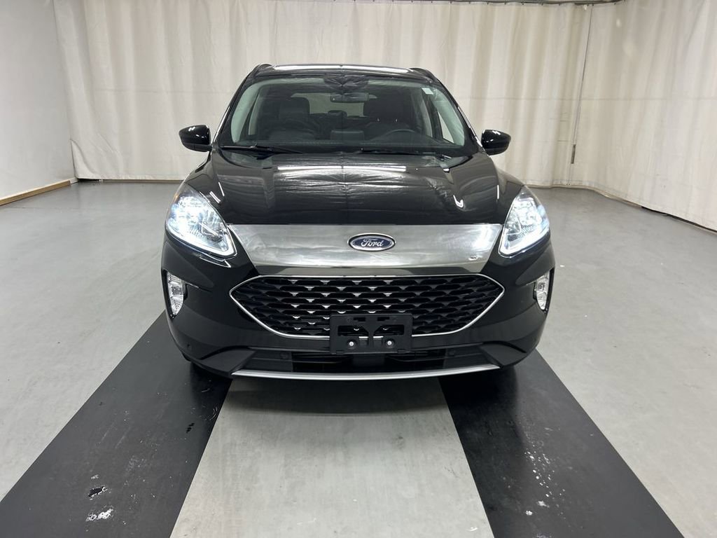 Used 2022 Ford Escape Titanium w/ Class II Trailer Tow Package AWD/4WD image 3