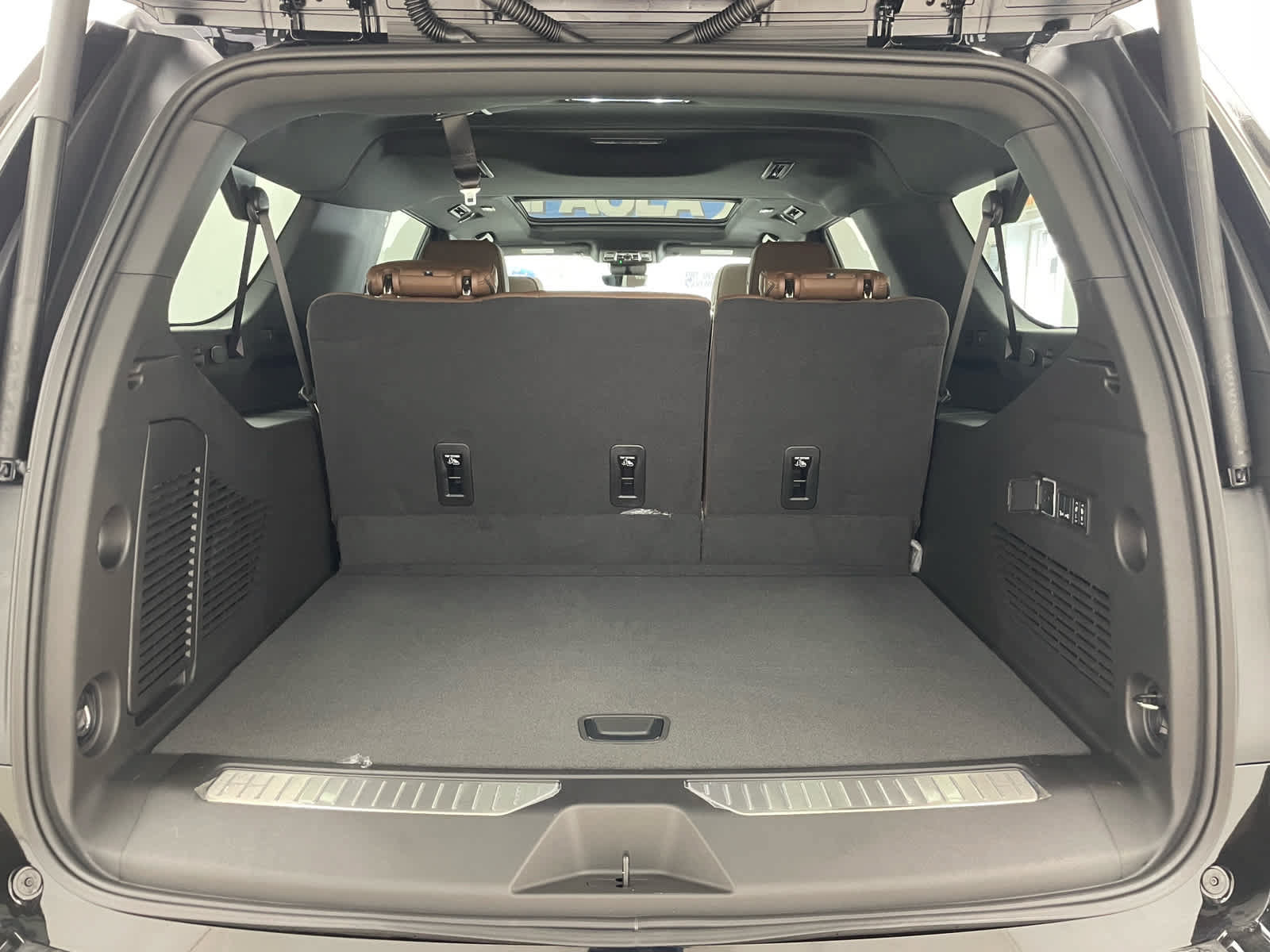 New 2026 Chevrolet Suburban High Country AWD/4WD image 13