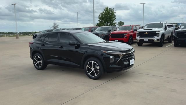 New 2026 Chevrolet Trax RS w/ Driver Confidence Package FWD image 2