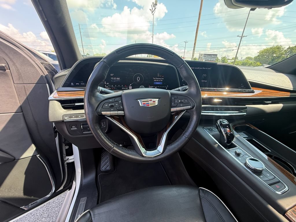 Used 2023 Cadillac Escalade Premium Luxury w/ LPO, Radiant Package AWD/4WD image 16