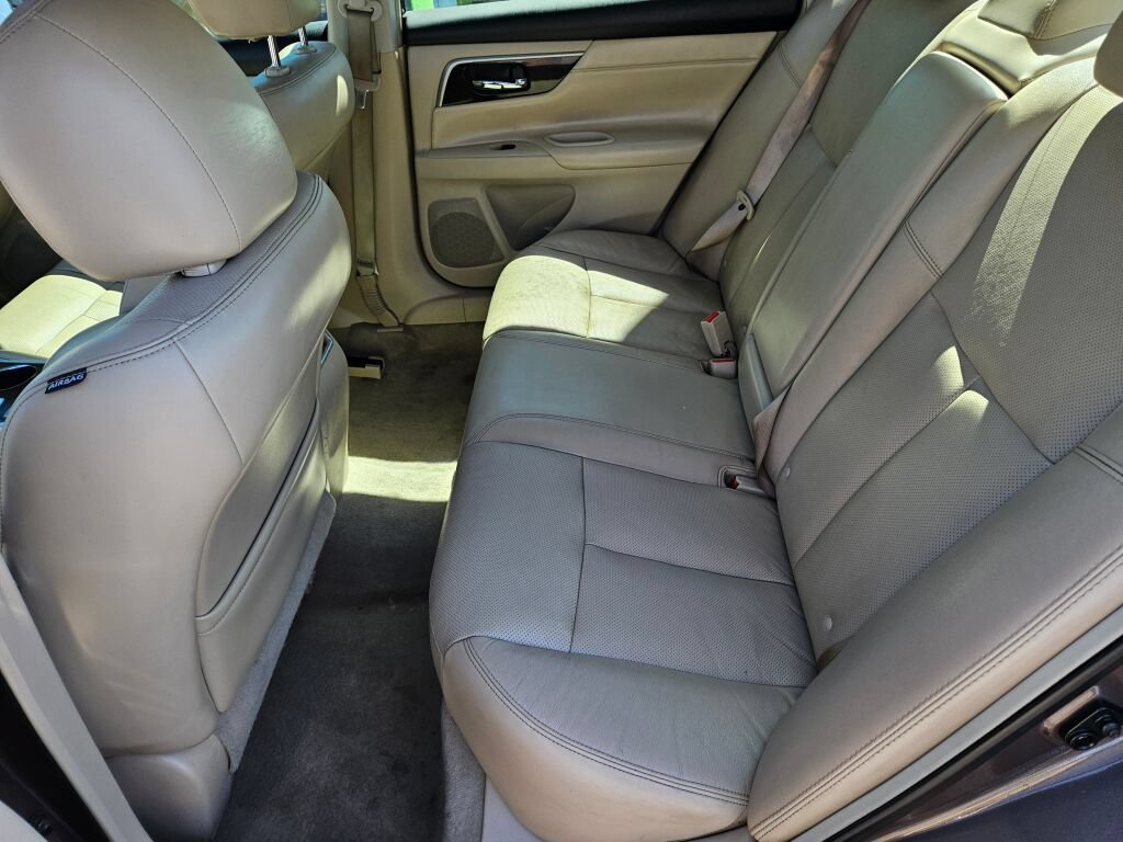 Used 2013 Nissan Altima 2.5 SL w/ 2.5 Moonroof Pkg FWD image 12