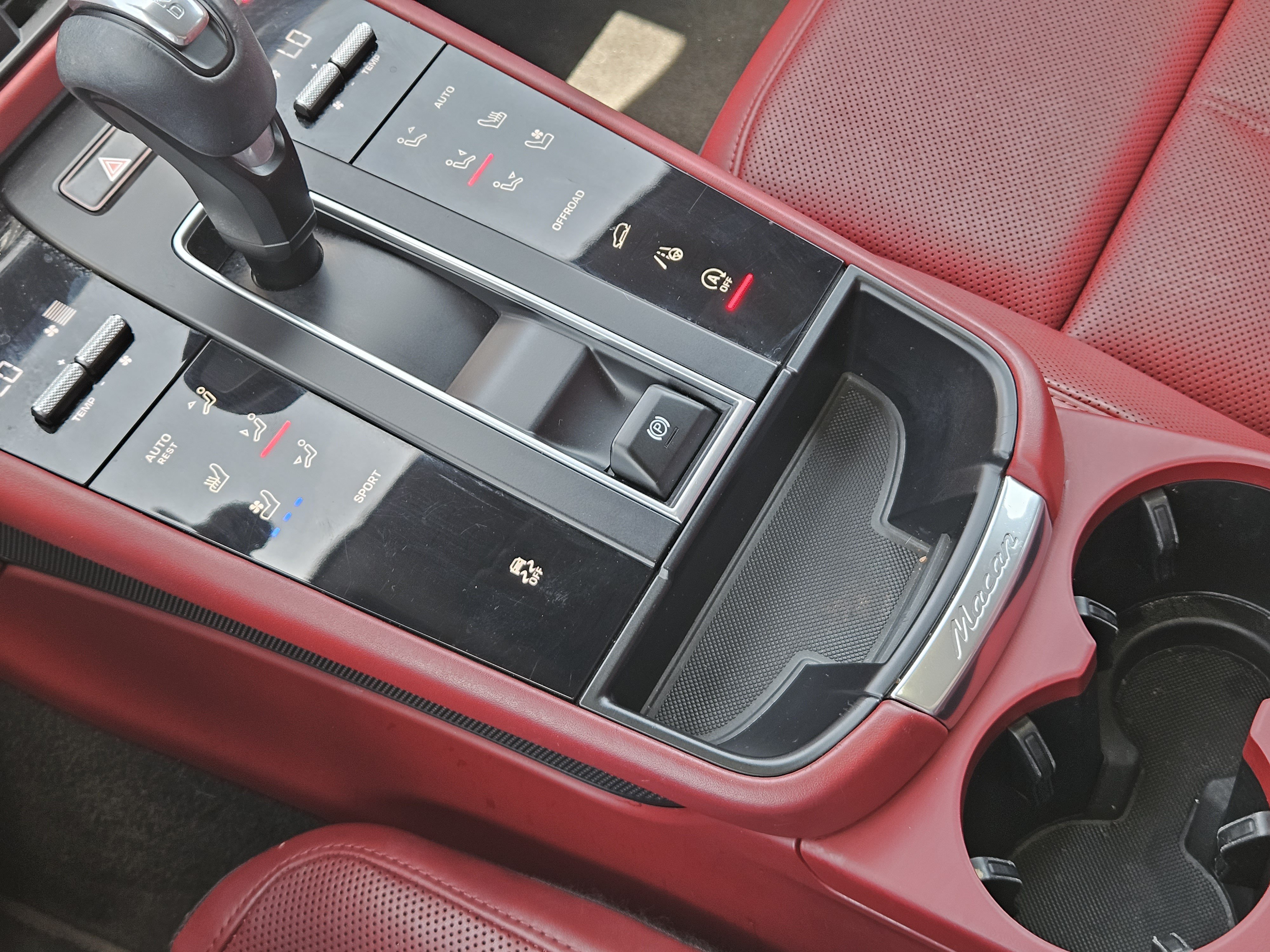 Certified 2023 Porsche Macan AWD/4WD image 20