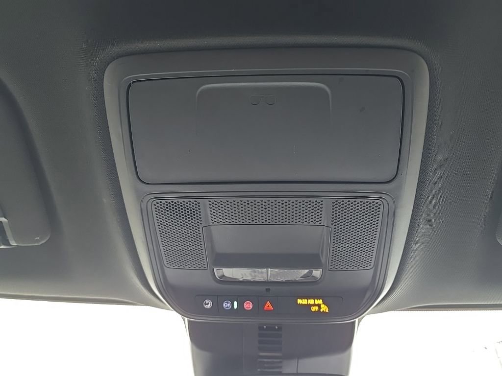 Used 2024 GMC Acadia Elevation image 19