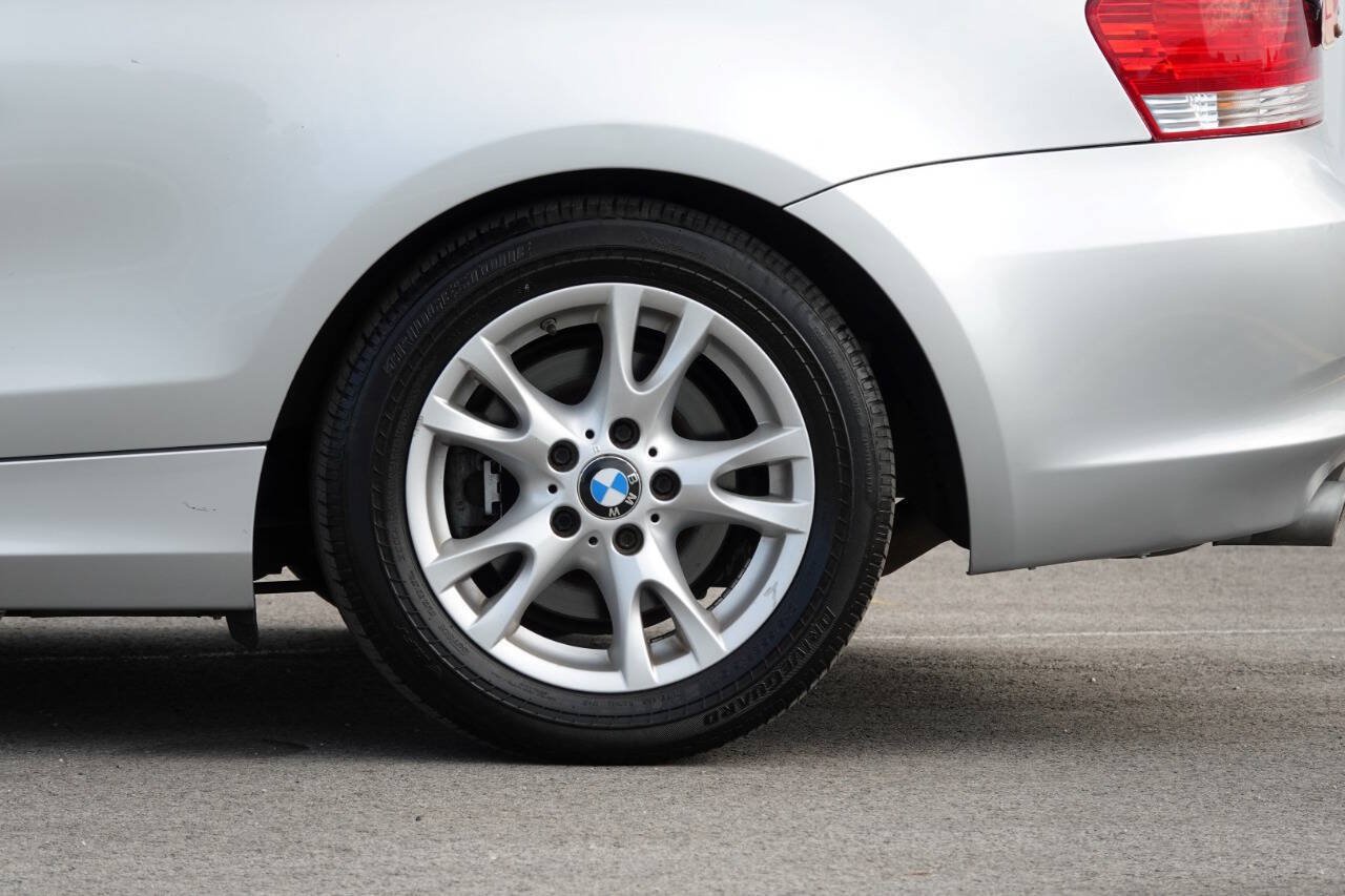 Used 2009 BMW 128i Convertible RWD image 12