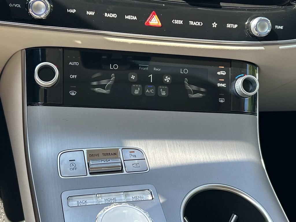 New 2026 Genesis GV70 2.5T Select AWD/4WD image 35