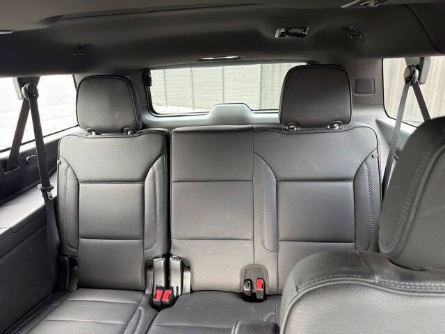 Used 2023 GMC Yukon XL Denali AWD/4WD image 11