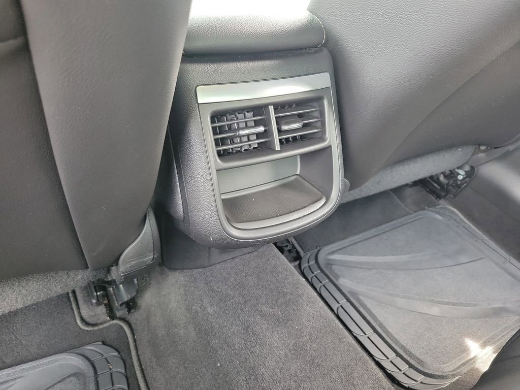 Used 2015 Chevrolet Impala LT w/ Convenience Package FWD image 14