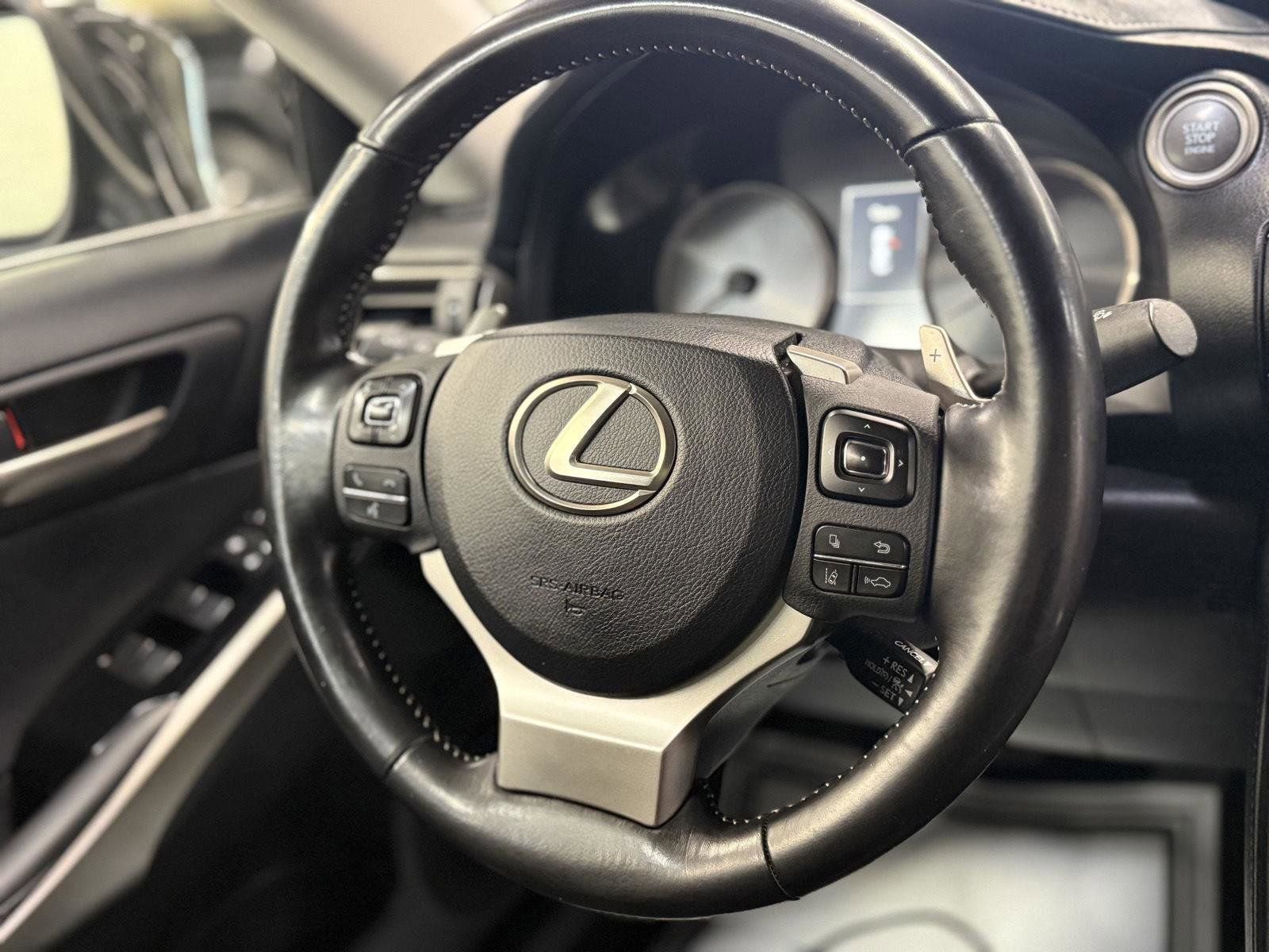Used 2020 Lexus IS 300 image 10