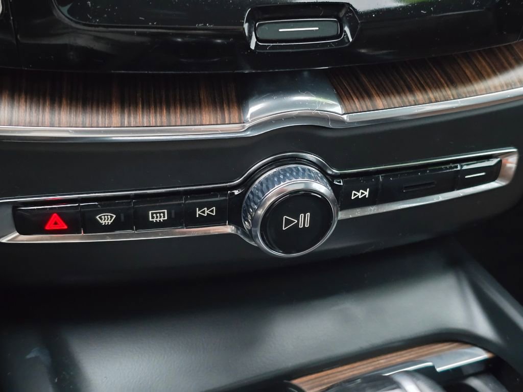 Used 2021 Volvo XC60 T5 Inscription w/ Advanced Package image 32