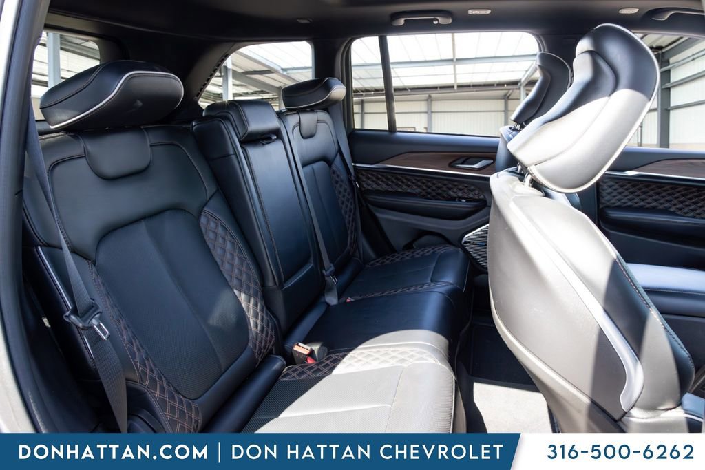 Used 2022 Jeep Grand Cherokee Summit AWD/4WD image 20