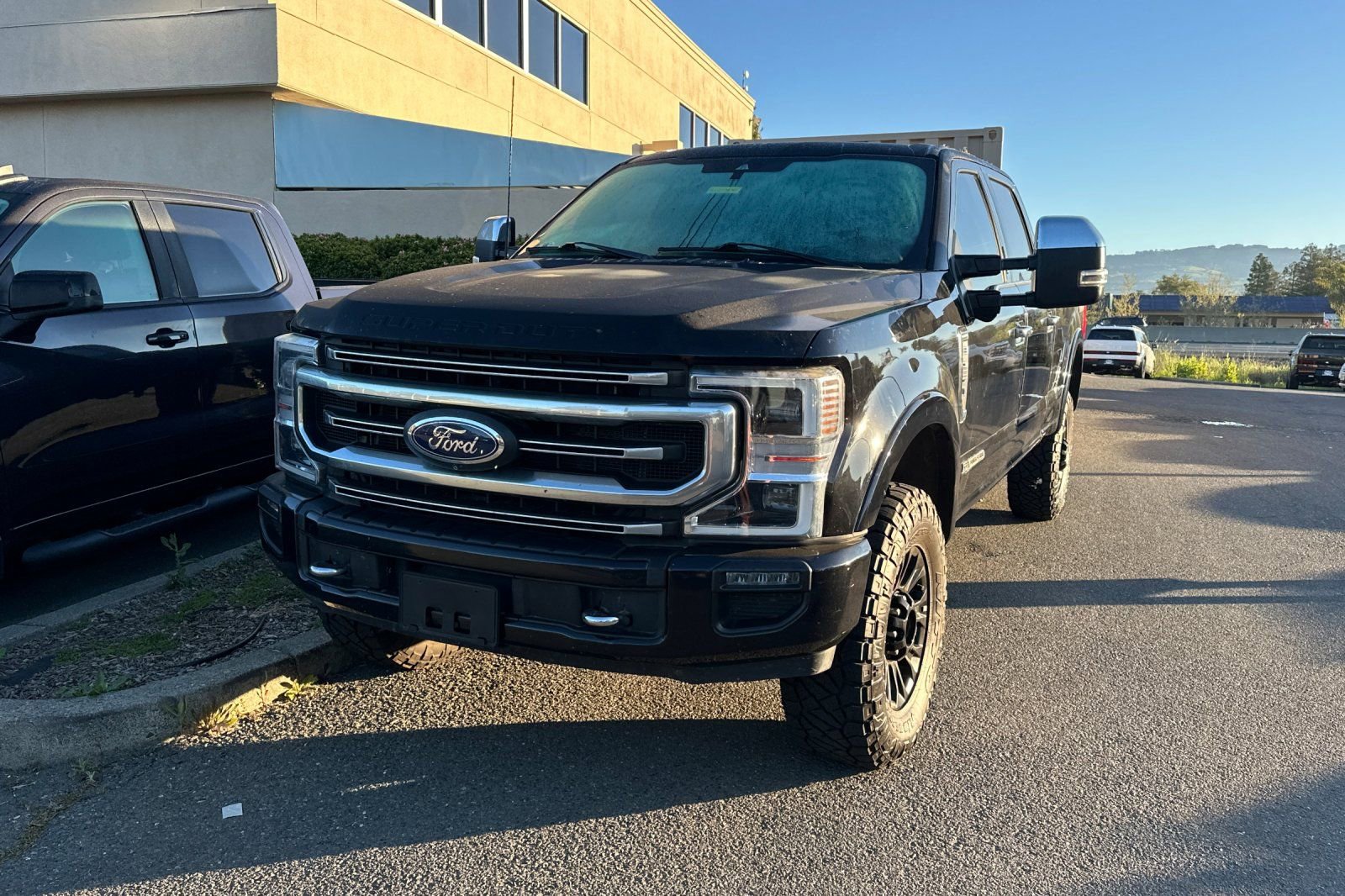 Used 2022 Ford F250 Platinum w/ Tremor Off-Road Package image 2