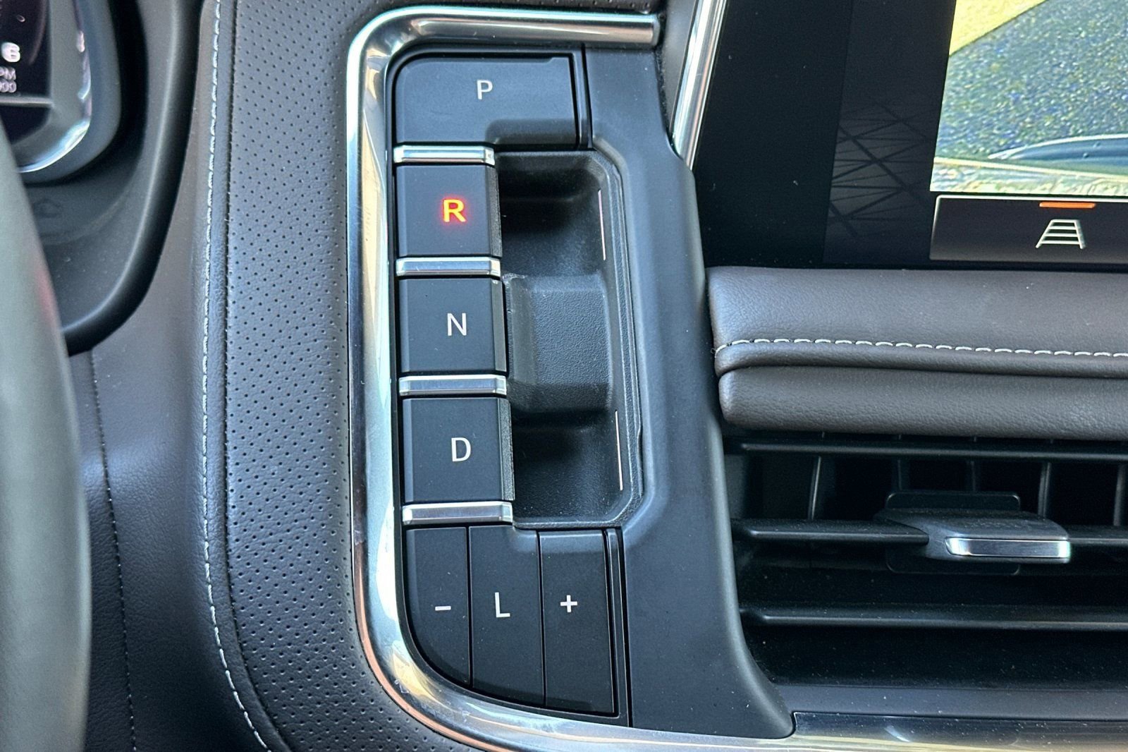 Certified 2024 GMC Yukon SLT w/ Max Trailering Package image 24