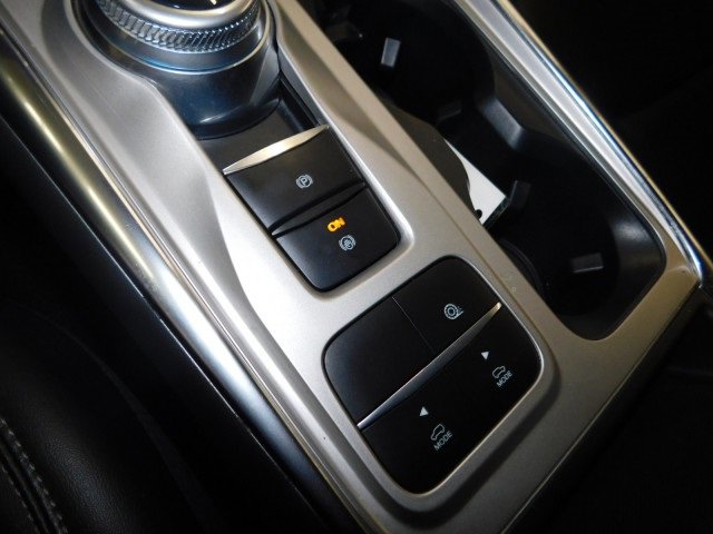 Used 2022 Ford Explorer XLT w/ Equipment Group 202A image 22