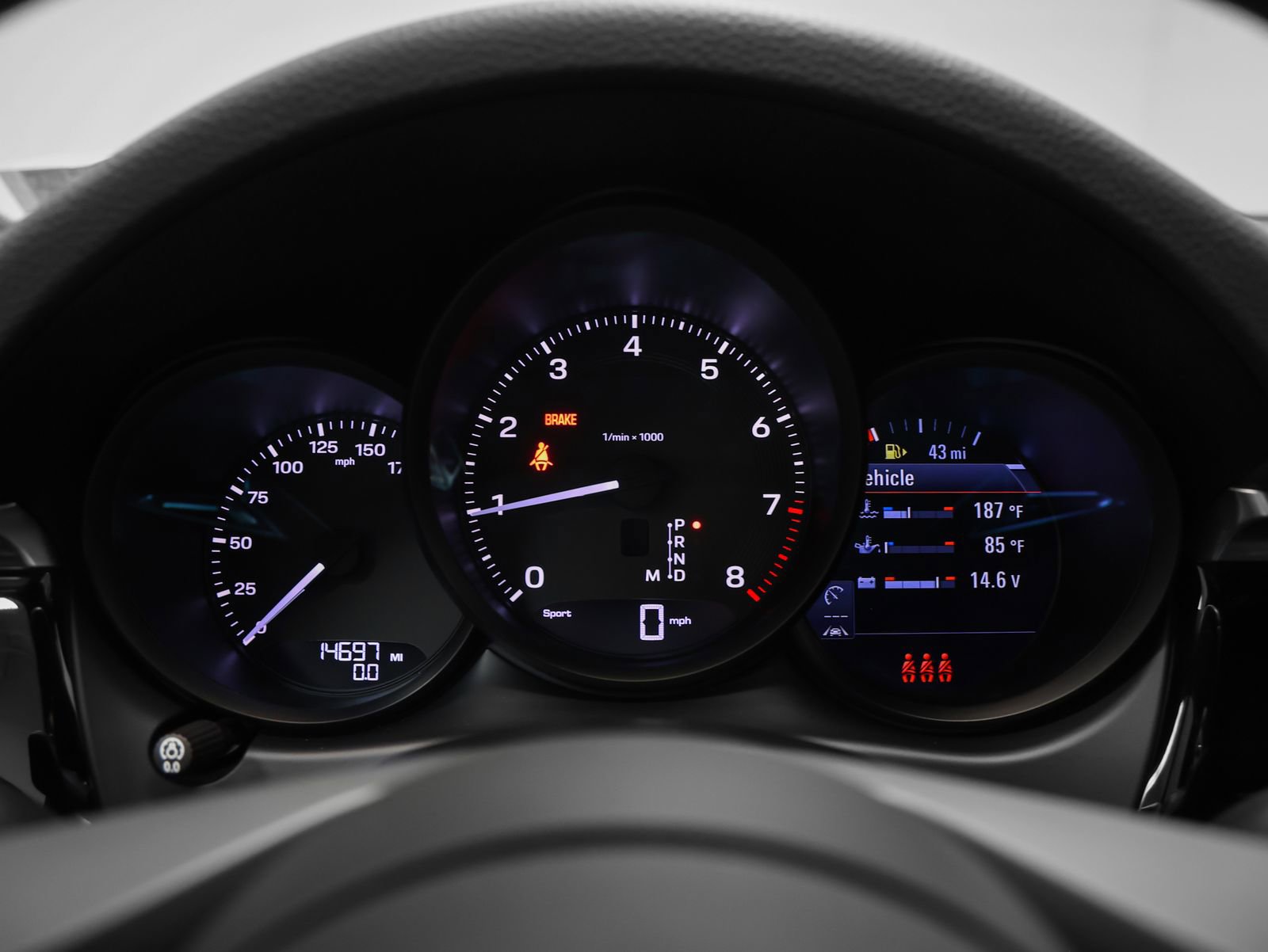 Certified 2023 Porsche Macan image 30