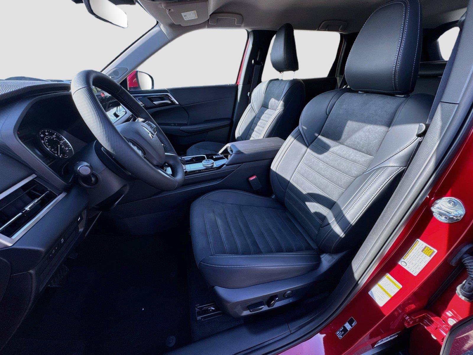 New 2026 Mitsubishi Outlander SE FWD image 9
