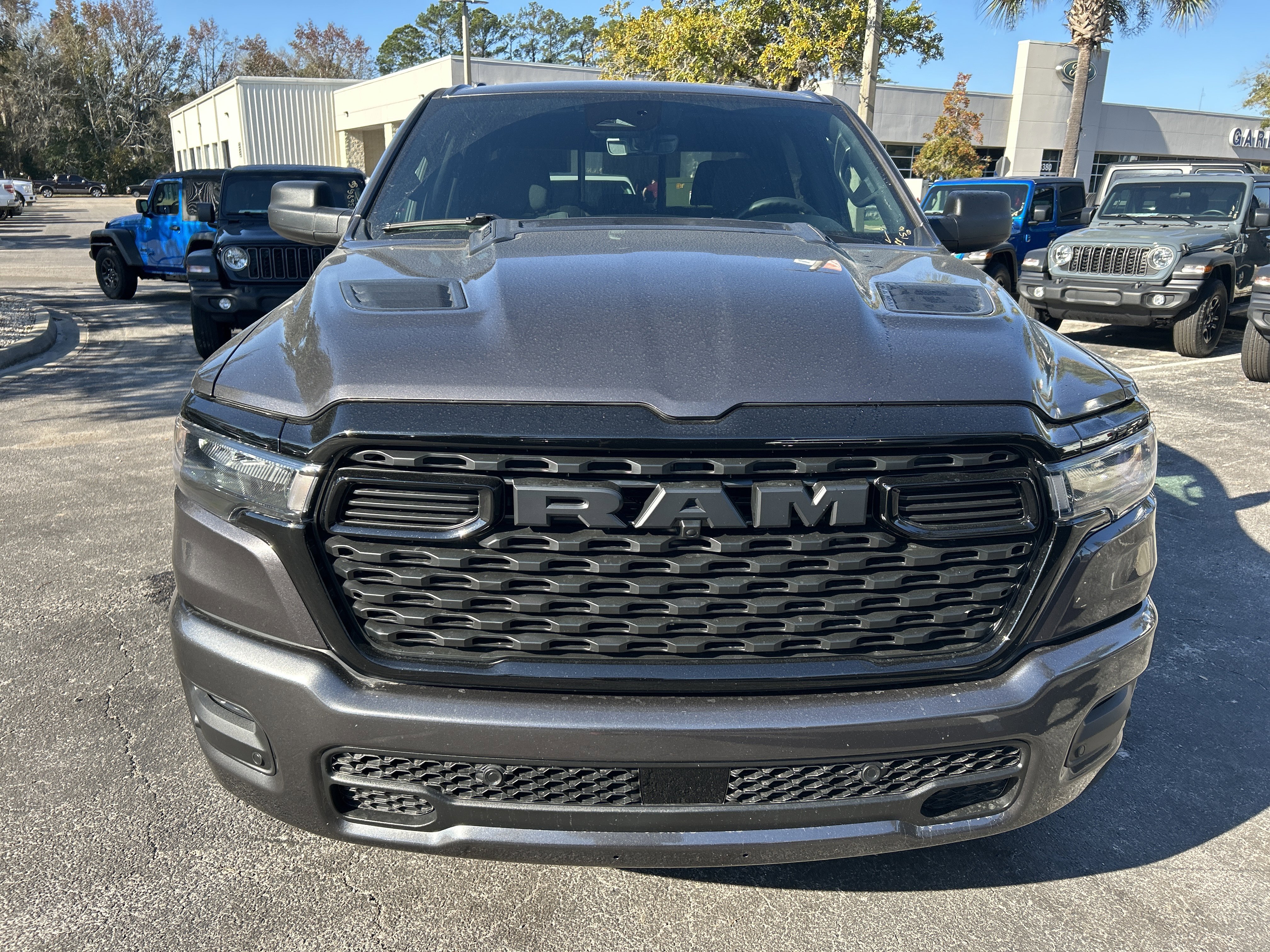 New 2026 RAM 1500 Express image 2