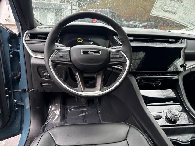 New 2026 Jeep Grand Cherokee Limited w/ Limited Altitude Package AWD/4WD image 17
