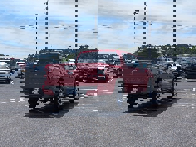 Used 2024 Nissan Frontier SV image 5