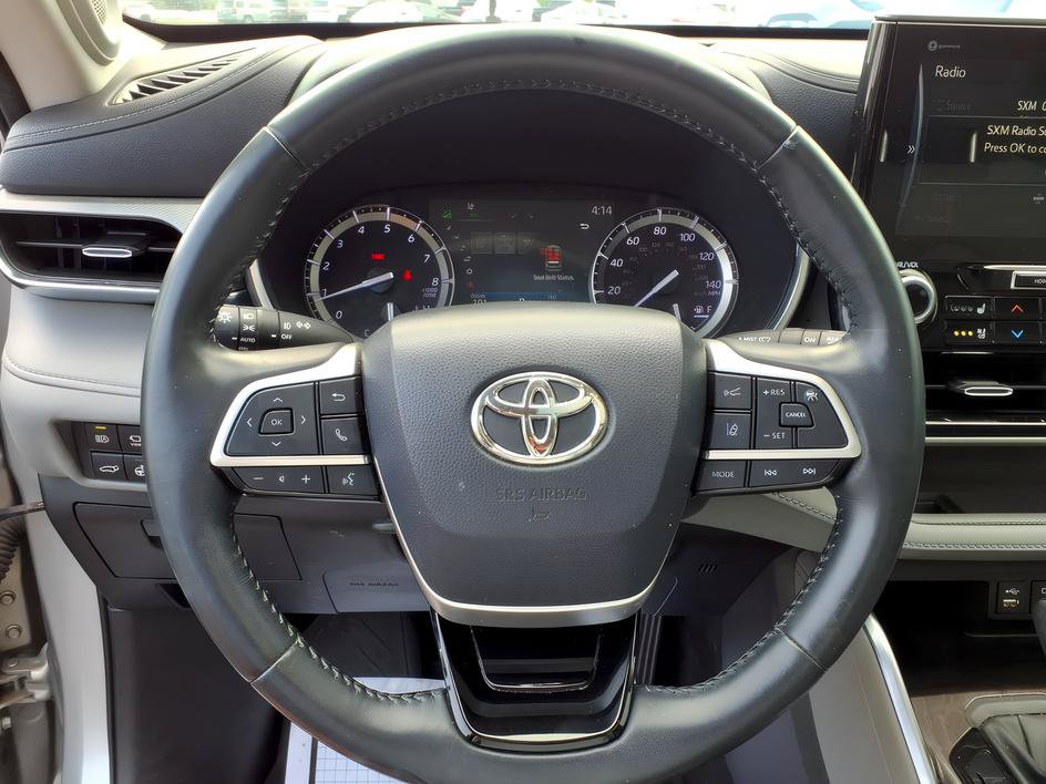 Used 2022 Toyota Highlander Platinum AWD/4WD image 24