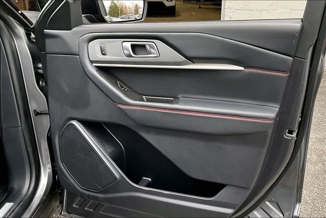 Used 2025 Ford Explorer ST-Line w/ Premium Package image 19