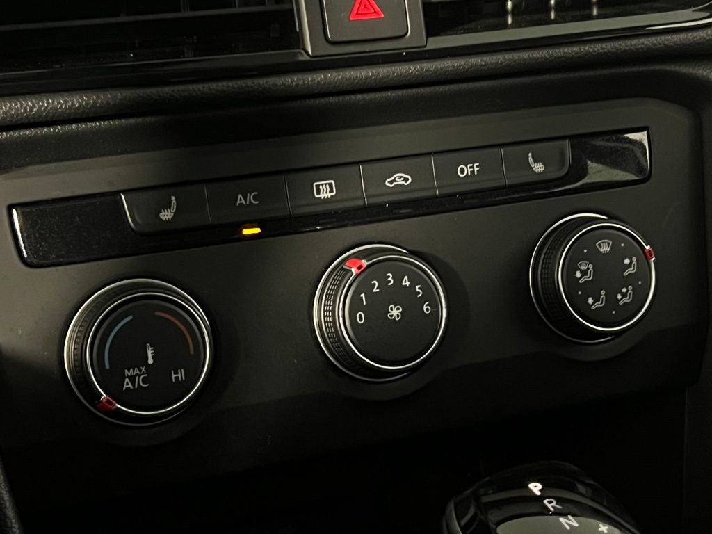 Used 2022 Volkswagen Taos SE image 19