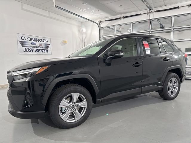 New 2025 Toyota RAV4 XLE image 4