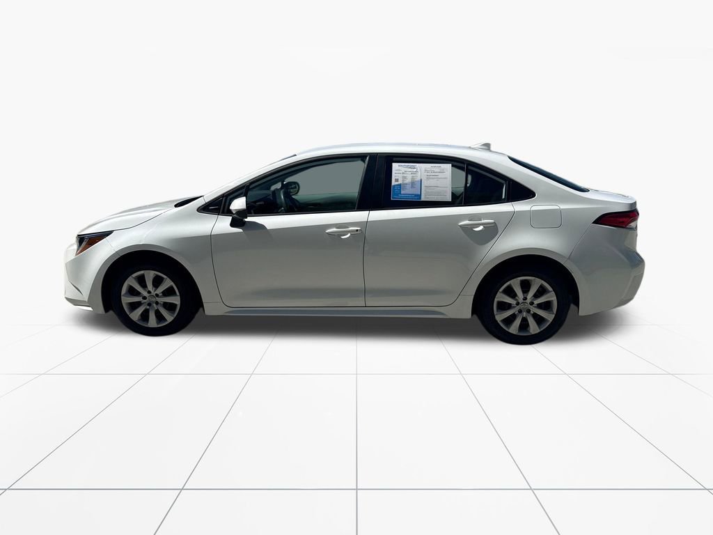 Used 2022 Toyota Corolla LE FWD image 5