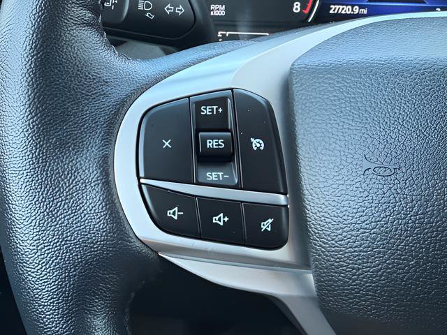 Used 2022 Ford Explorer XLT w/ Equipment Group 202A AWD/4WD image 17