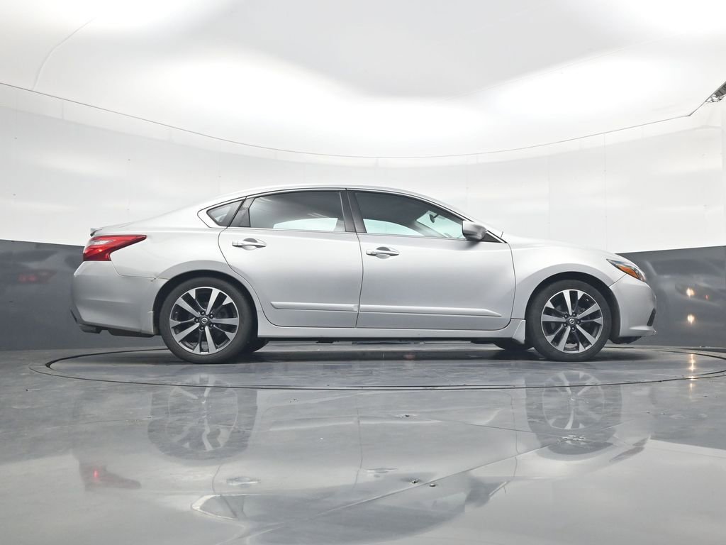 Used 2016 Nissan Altima 2.5 SR image 24