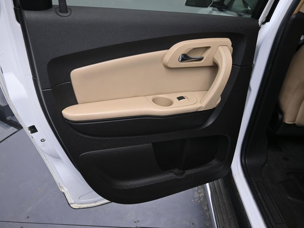 Used 2009 Chevrolet Traverse LTZ image 24