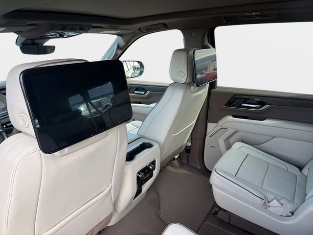 New 2026 GMC Yukon XL Denali w/ Denali Reserve Package image 16