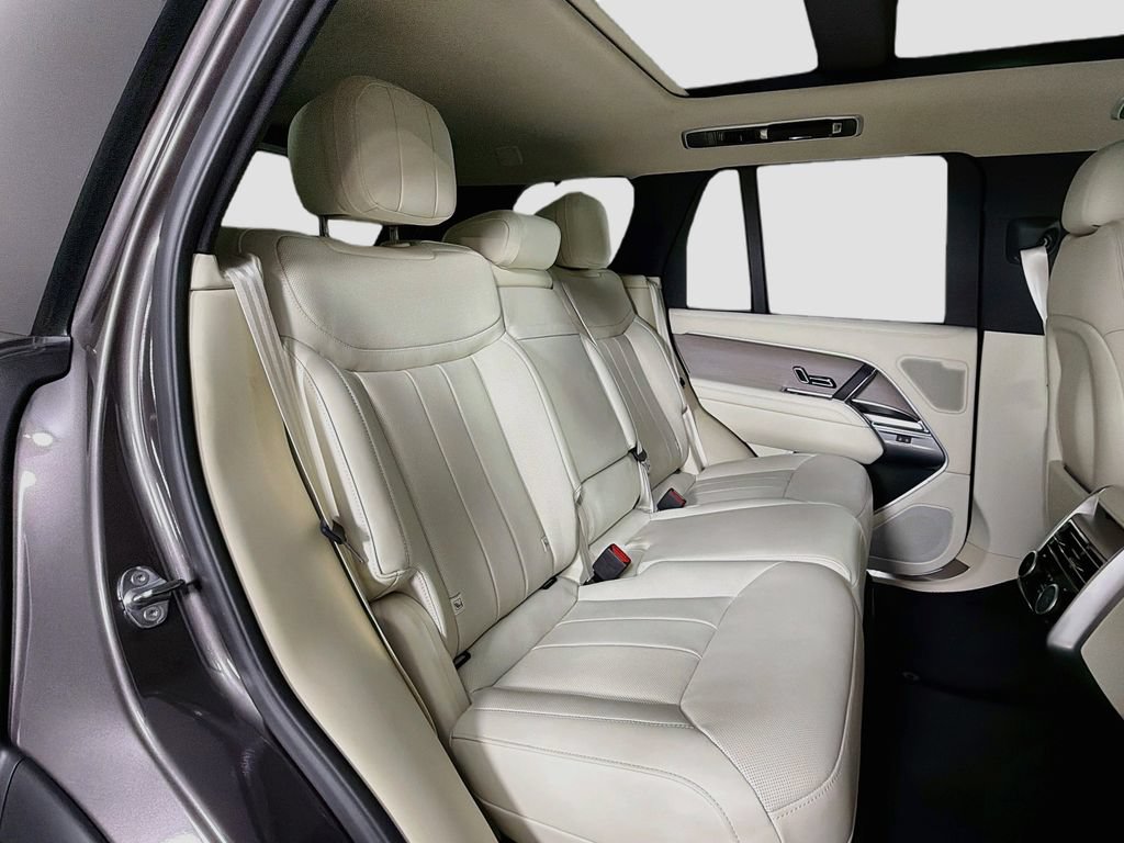 Certified 2025 Land Rover Range Rover SE AWD/4WD image 30