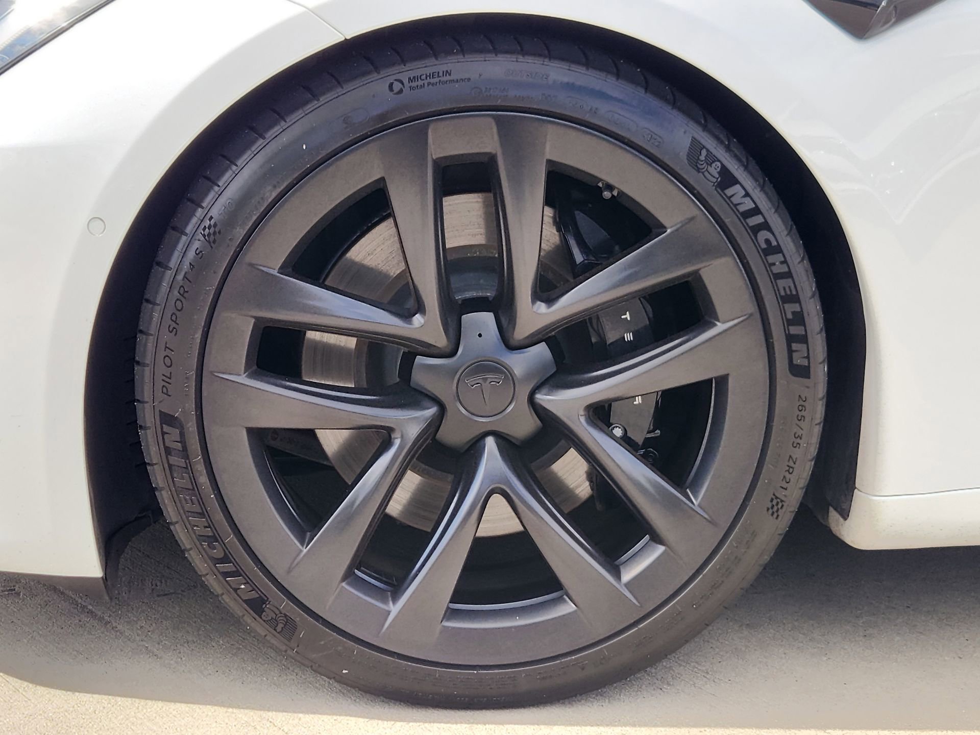 Used 2022 Tesla Model S image 12