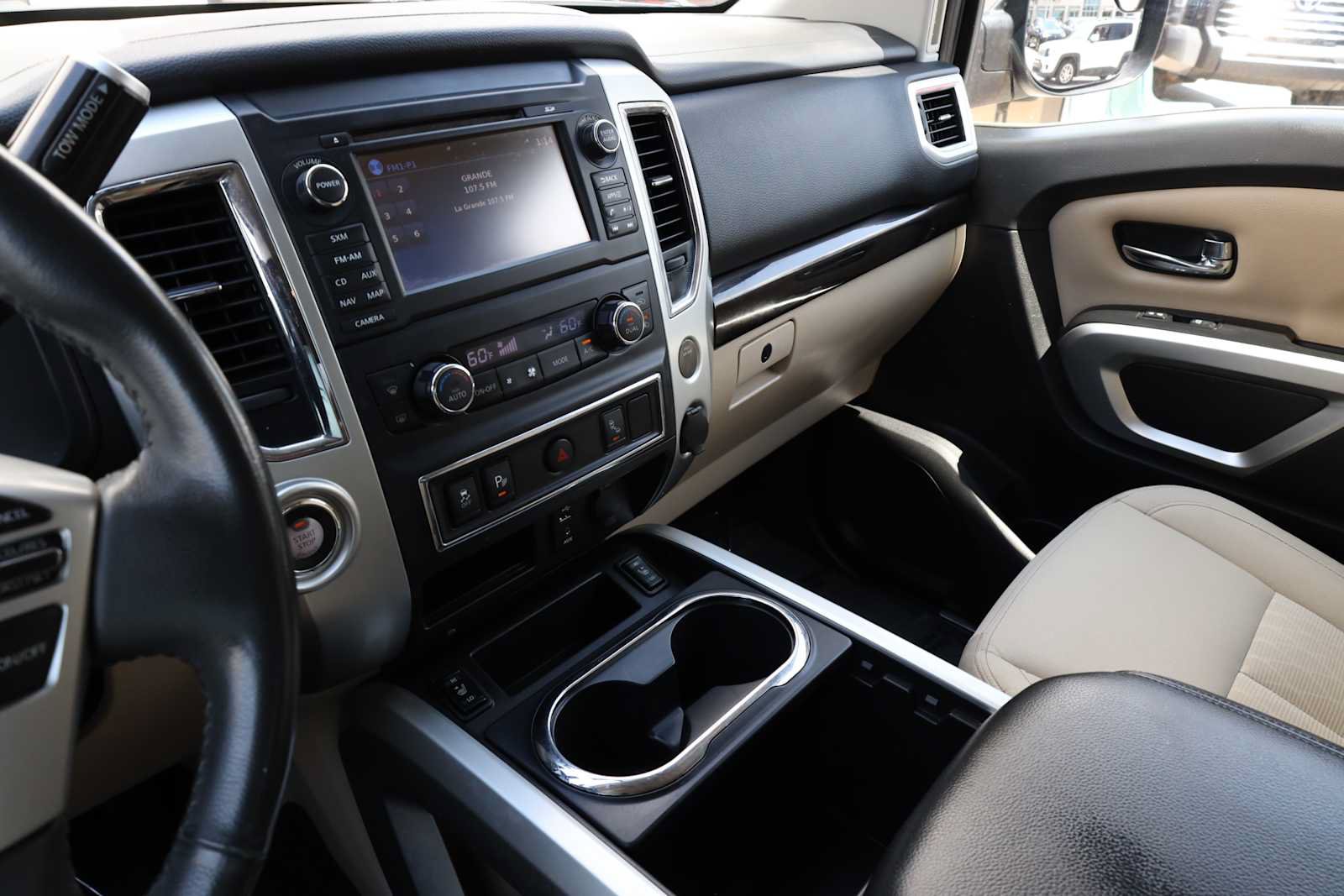 Used 2017 Nissan Titan SV RWD image 21