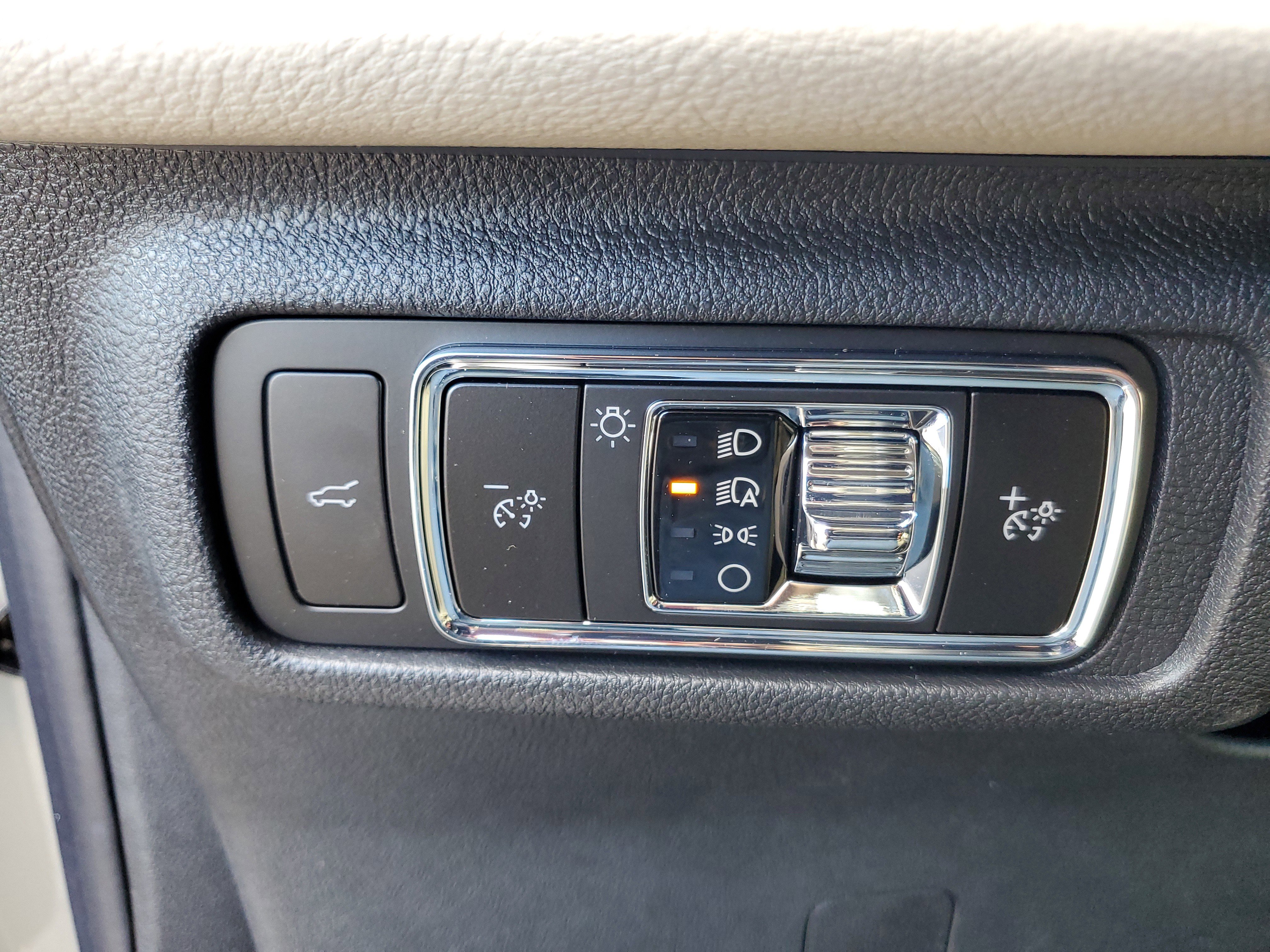 New 2026 Lincoln Corsair Premiere image 14