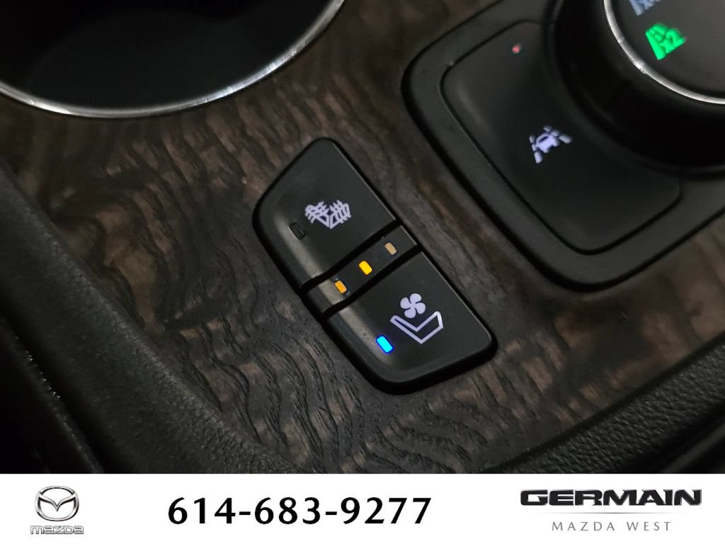 Used 2021 GMC Acadia Denali w/ Denali Technology Package AWD/4WD image 34