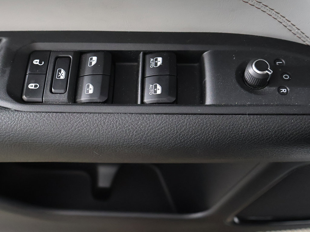 Used 2023 Jeep Compass Limited w/ Elite Group AWD/4WD image 36
