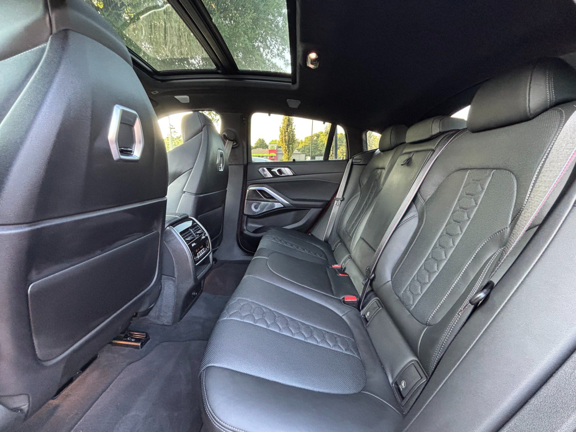 Used 2025 BMW X6 M Competition w/ Executive Package AWD/4WD image 17