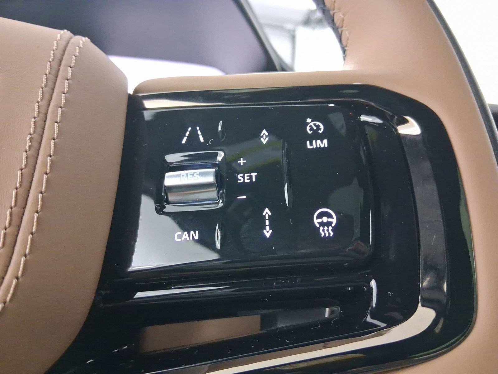 New 2026 Land Rover Range Rover Sport Dynamic SE image 16