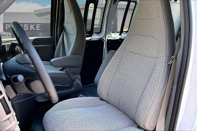 New 2026 GMC Savana 3500 w/ Driver Convenience Package RWD image 10