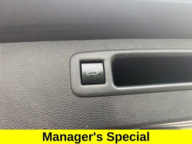 Used 2020 Toyota Highlander XLE AWD/4WD image 38