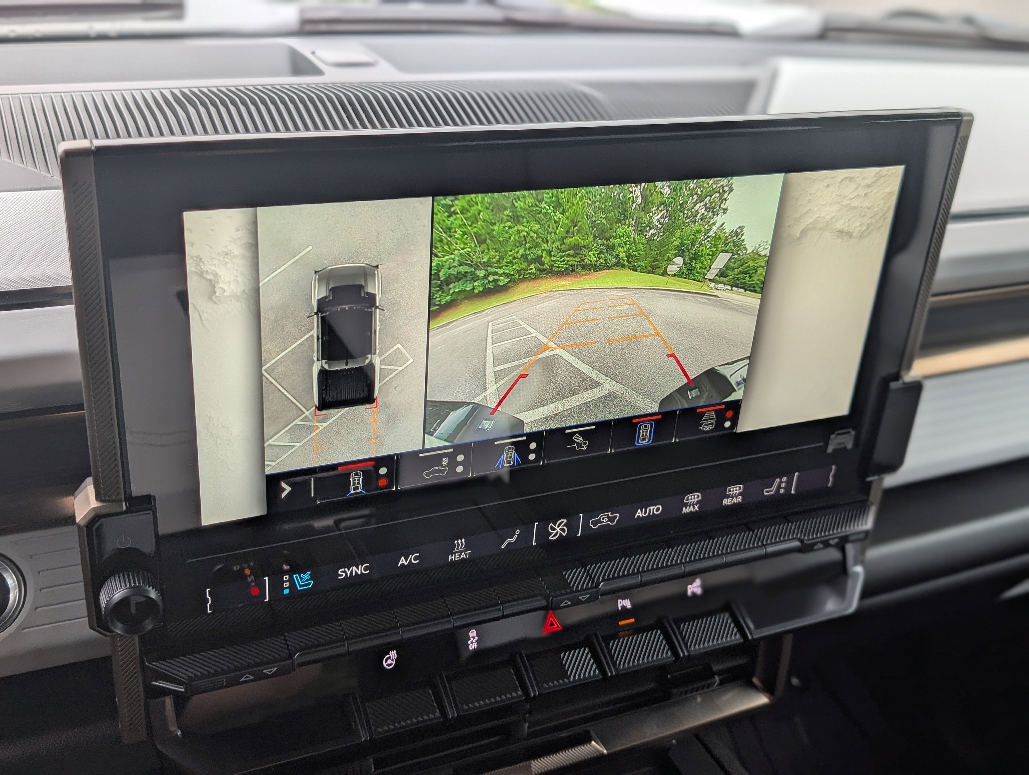 Used 2025 GMC Hummer EV 2X w/ LPO, Sport Package AWD/4WD image 28
